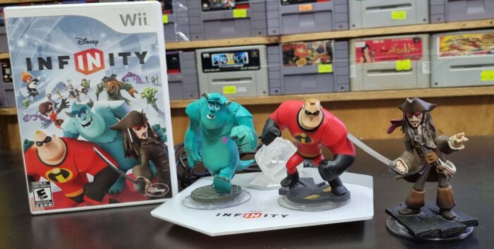 Disney Infinity 3 Personajes Y Dado (Monster Inc,Increibles,Pirates Del Caribe | Wii - Imagen 2