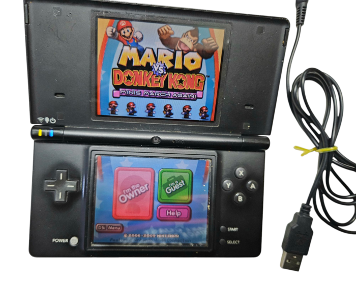 Nintendo DSi 256MB Standard  color negro