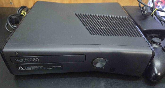 X-Box 360 Slim 4Gb + Pendrive + Flash - Imagen 2